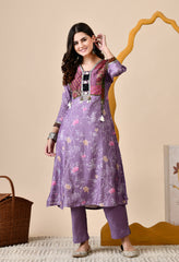 Luxurious lavender Muslin Silk Set with Banarasi patch work Neckline and Tassels - Set of 2