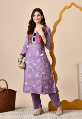 Luxurious lavender Muslin Silk Set with Banarasi patch work Neckline and Tassels - Set of 2