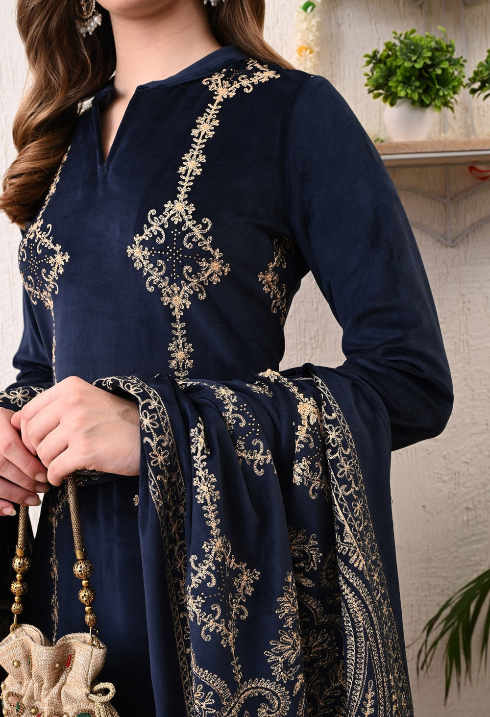 Elegant 3 - piece Pure Velvet Set - Fine Strings