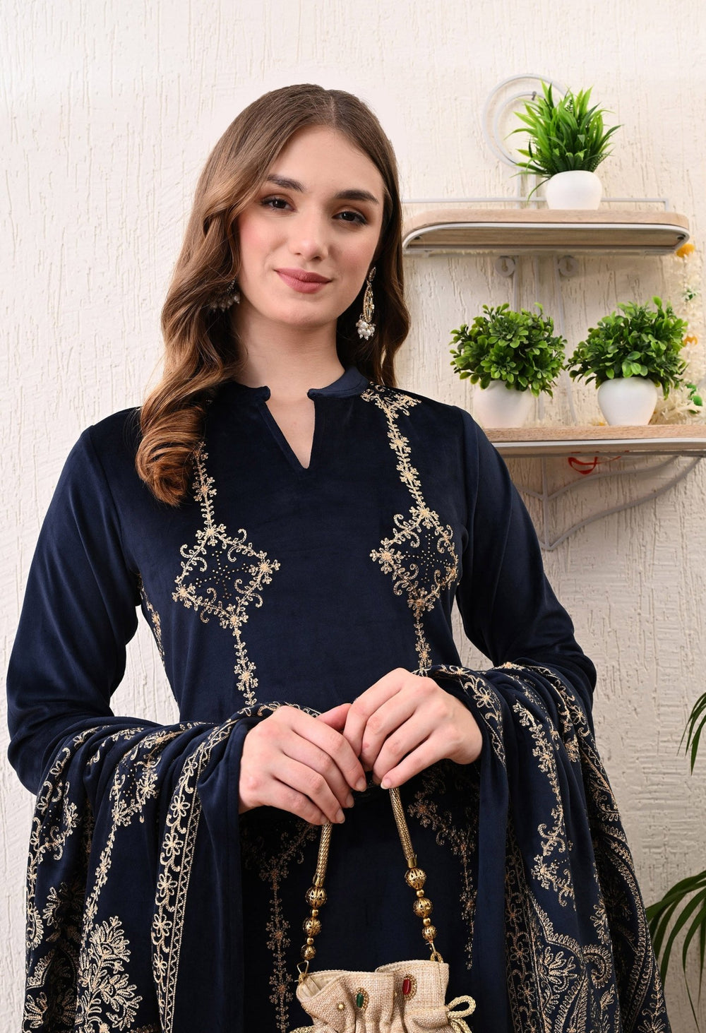 Elegant 3 - piece Pure Velvet Set - Fine Strings