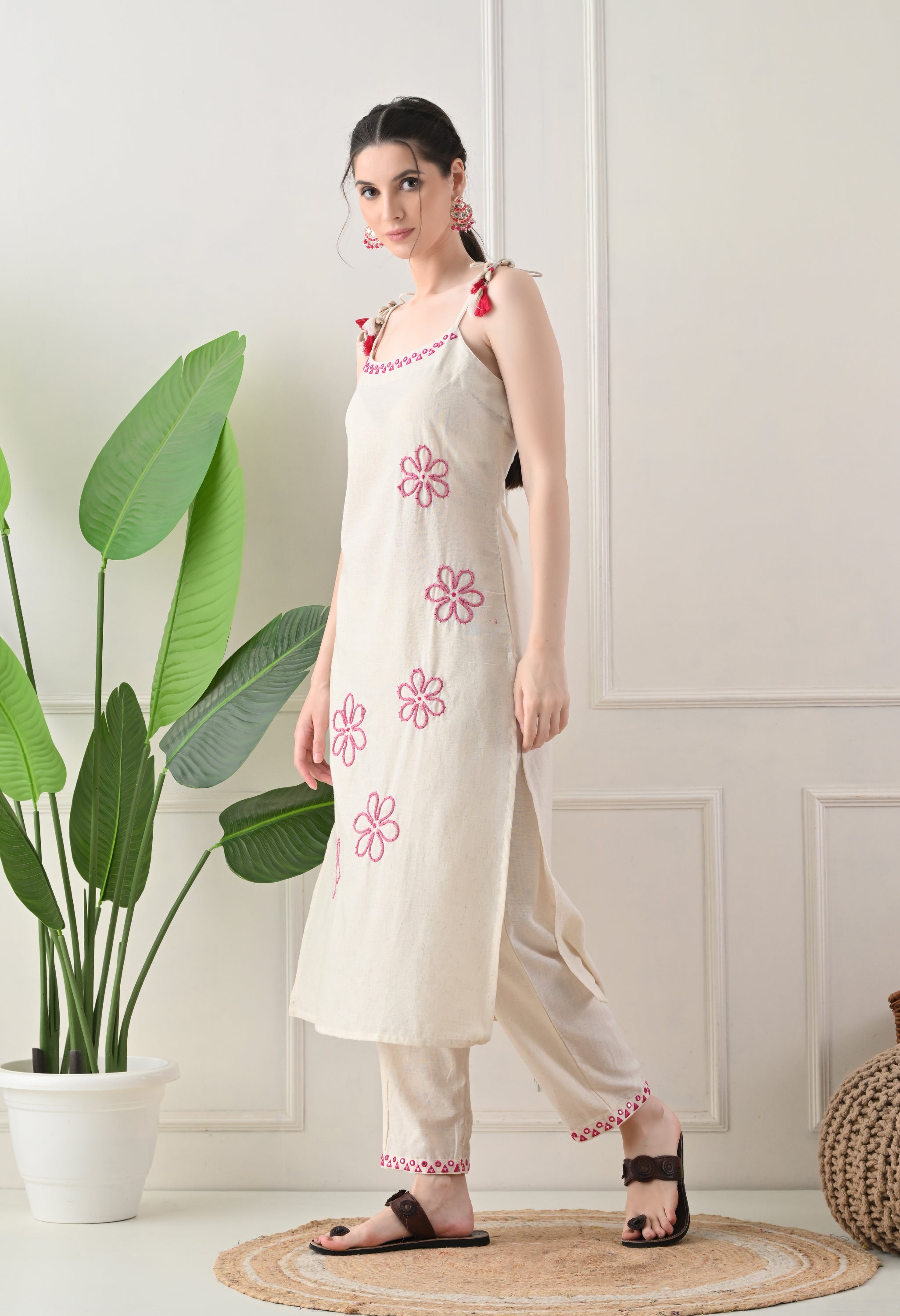 Cream Cotton Suit with Dori Work, Noddle Straps -Set of 3