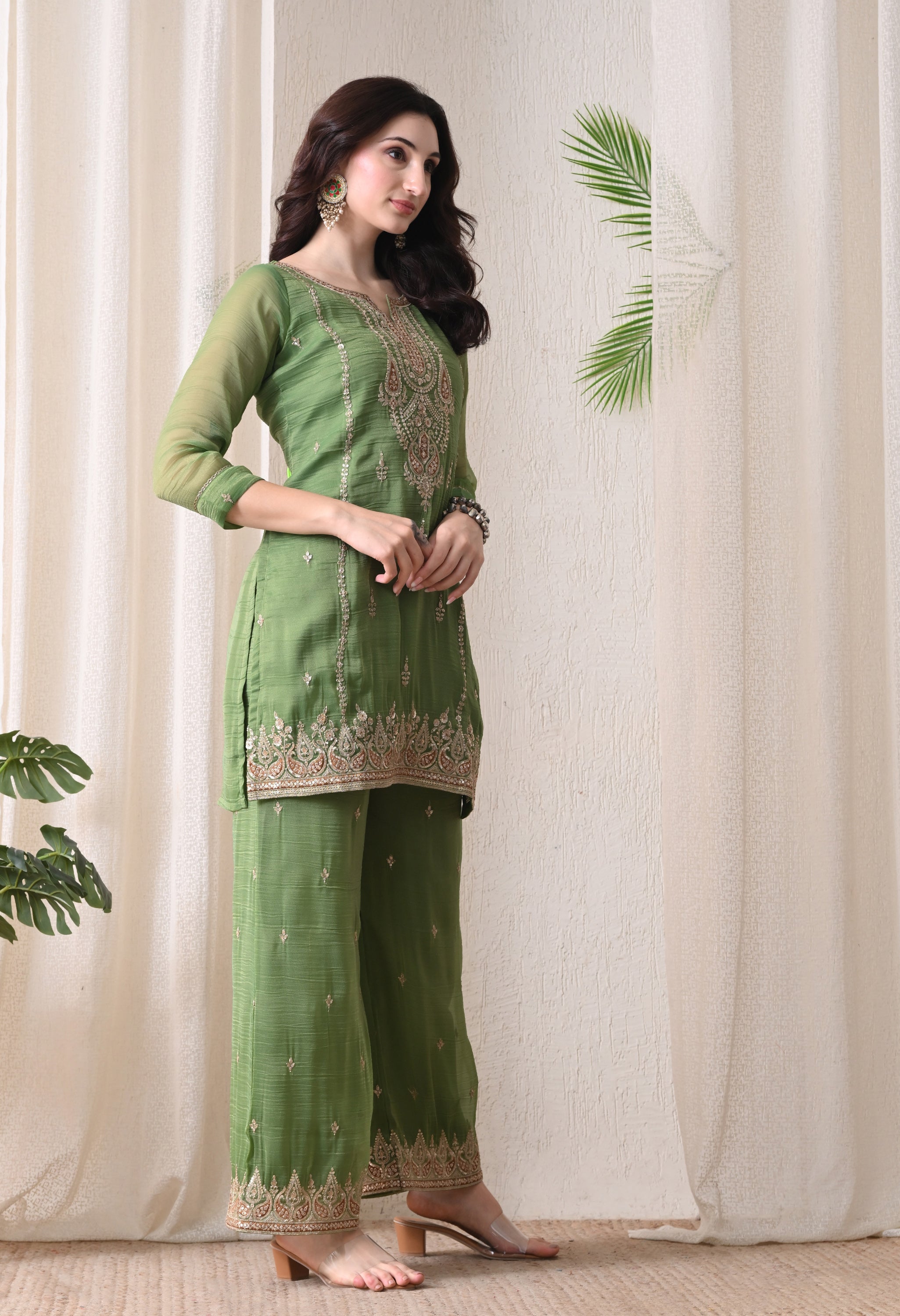 Green Crush Shimmer Tissue Zari Embroidered Suit- Set of 3