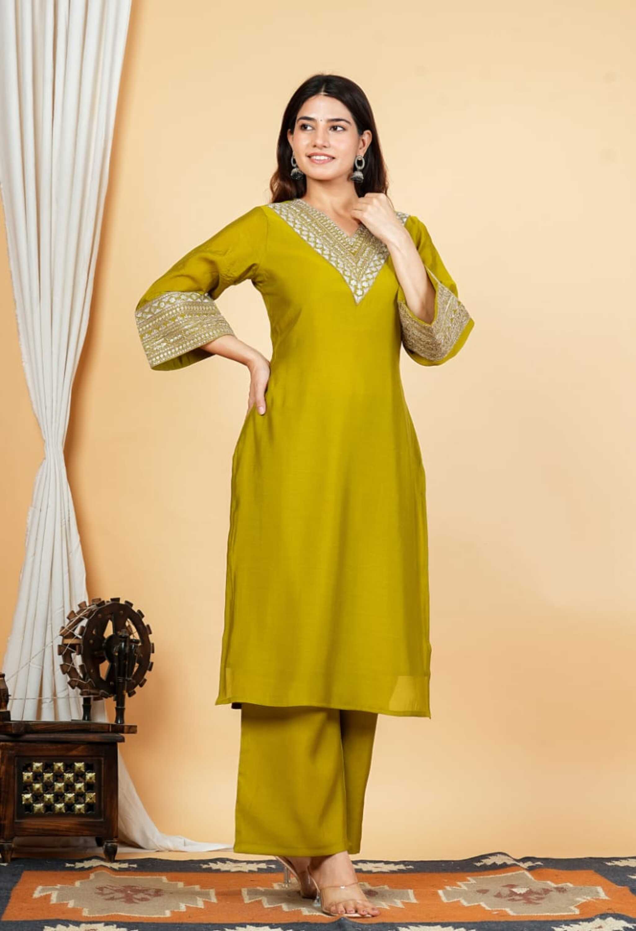 Green Mul Chanderi Zari Sequin Embroidered Suit-Set of 3