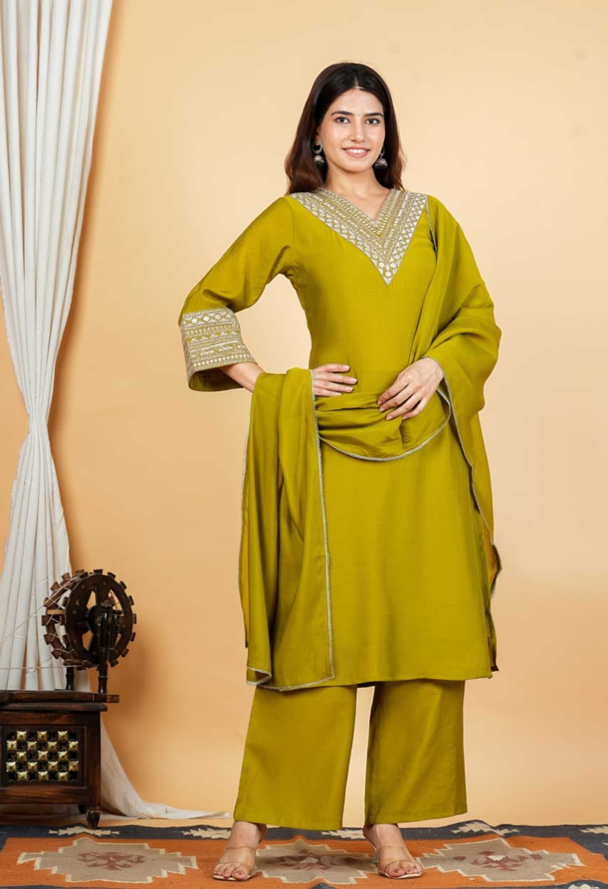 Green Mul Chanderi Zari Sequin Embroidered Suit-Set of 3