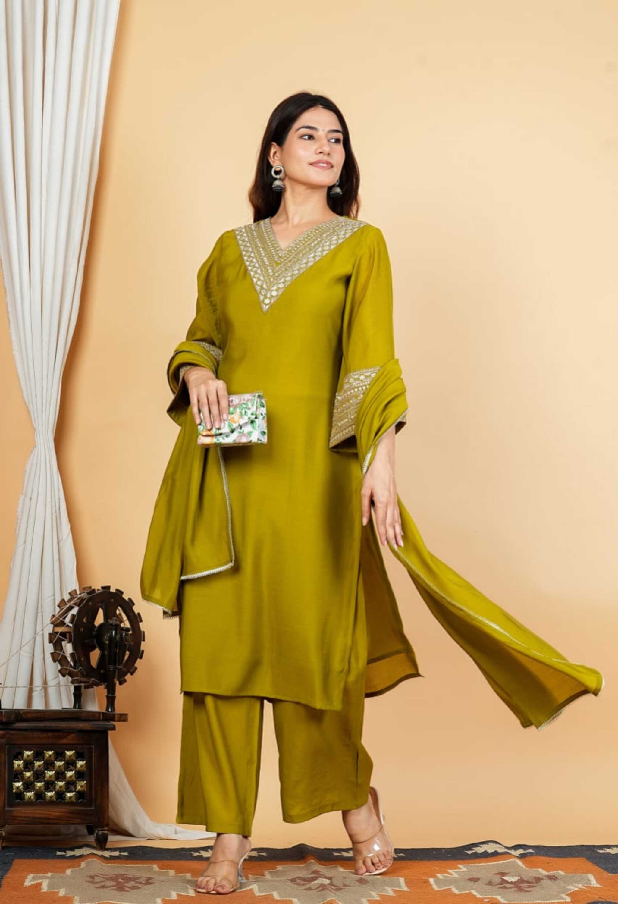 Green Mul Chanderi Zari Sequin Embroidered Suit-Set of 3