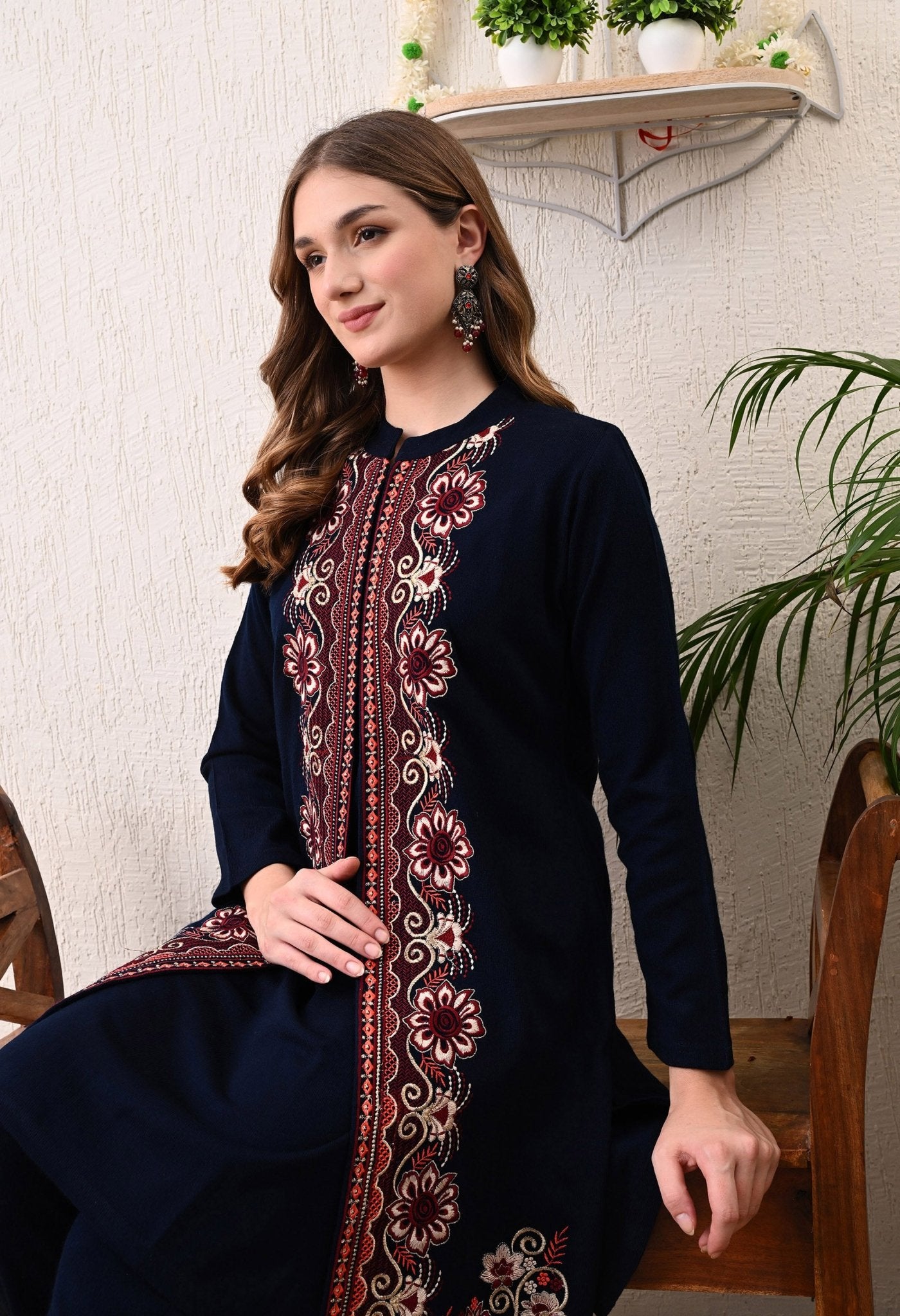 Elegant 3 - Piece Woolen Set - Fine Strings